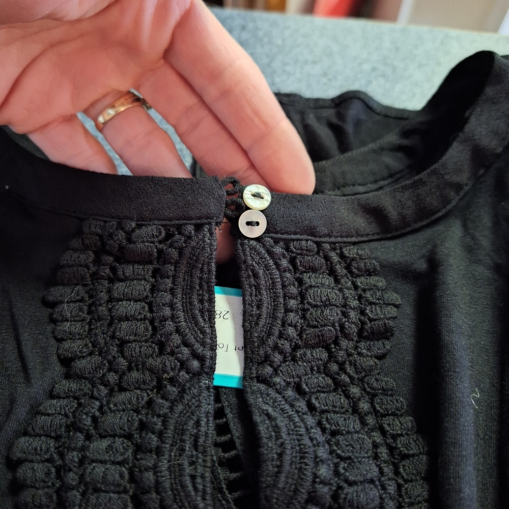 Daniel Rainn "Quin Keyhole Crochet Top", Size Small, Style#RPD15302RY3, NWT - Picture 7 of 14